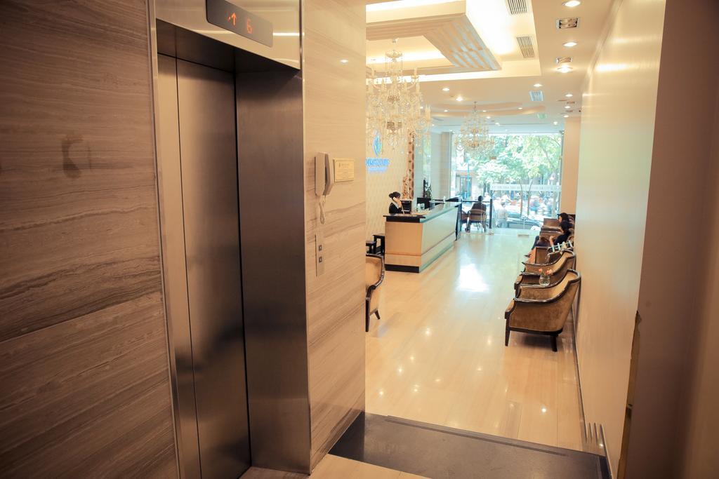 A25 Hotel - 19 Phan Dinh Phung Hanoi Exteriör bild